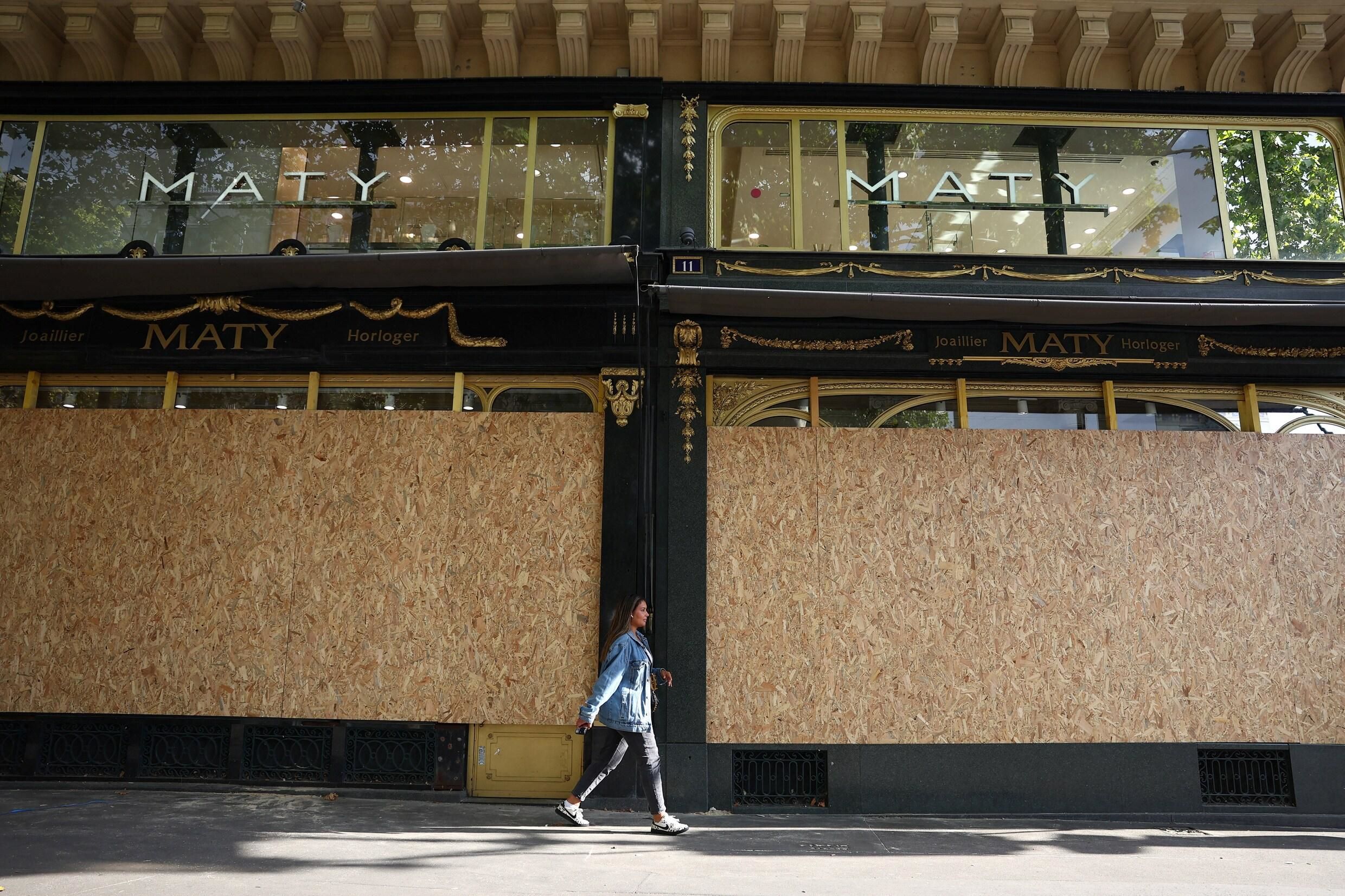 seguridad de los comercios en París